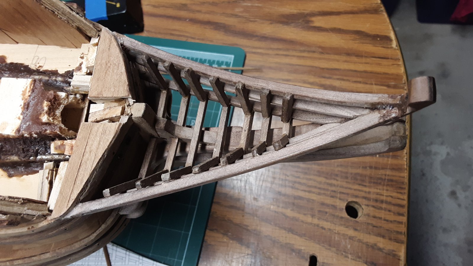 340 Fluit, Zeehaen bowsprite rails.jpg