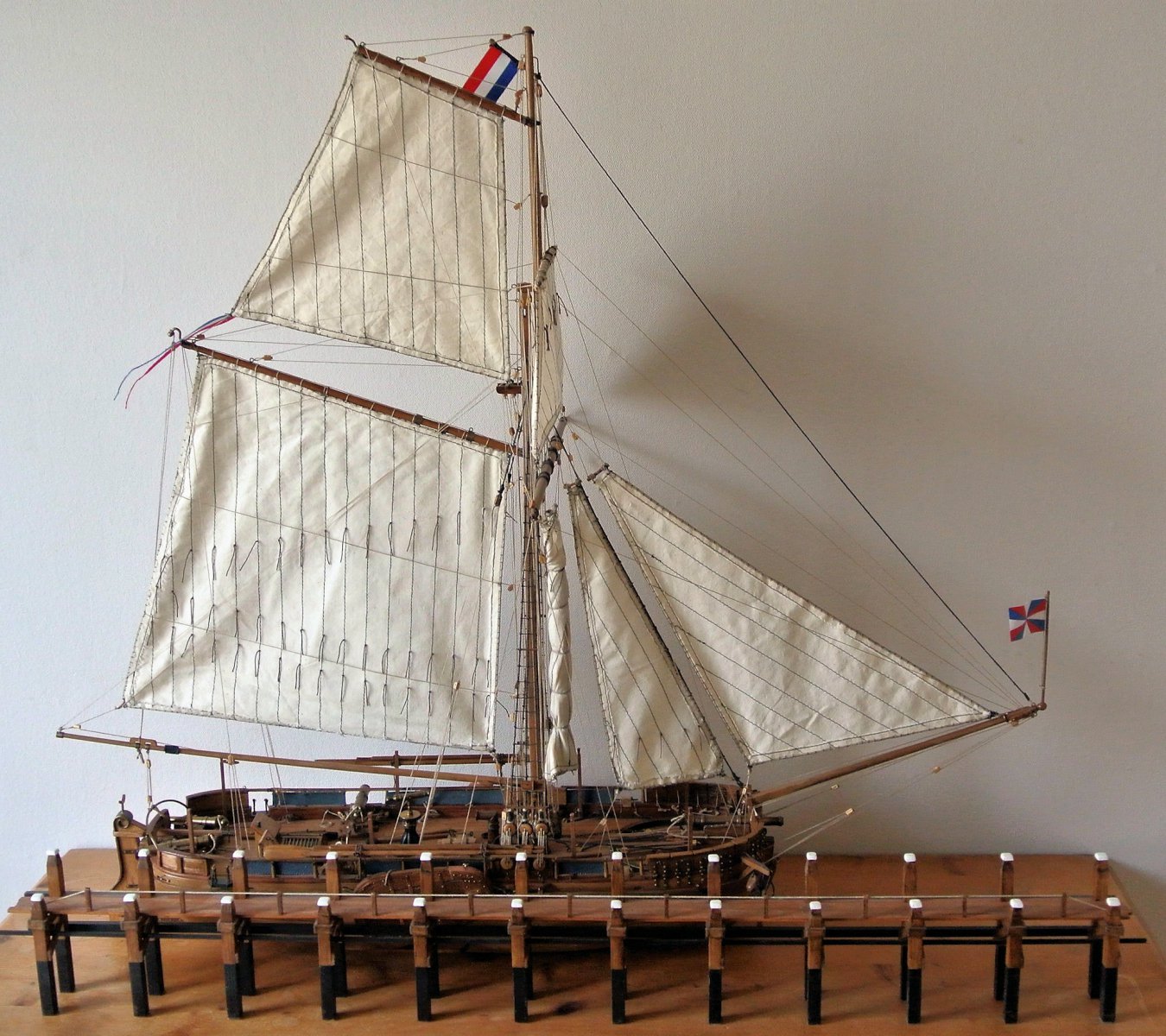 5) stuurboord en kade.JPG