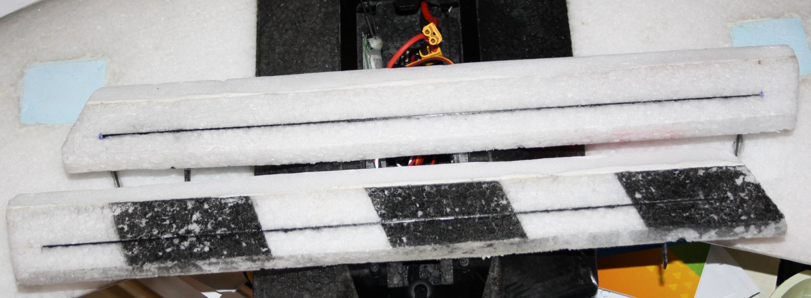 Carbon strips glued in .JPG