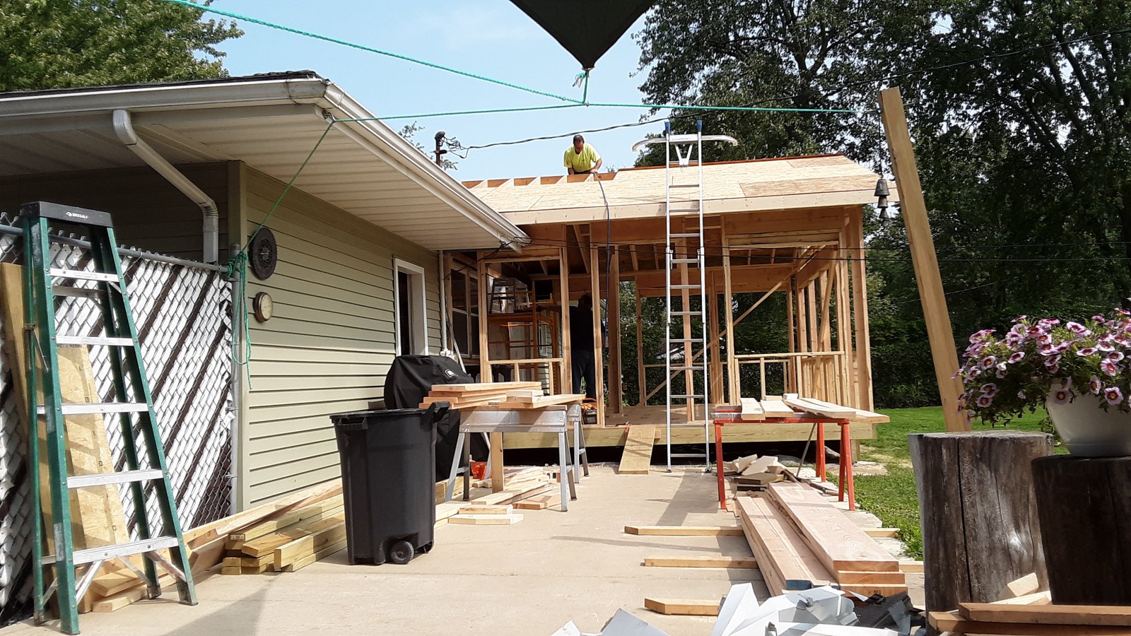 Construction 3 season room 1.jpg
