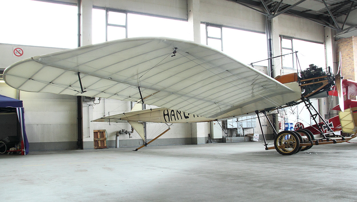 Harlan-Eindecker---Milit-rtyp-von-1913.jpg