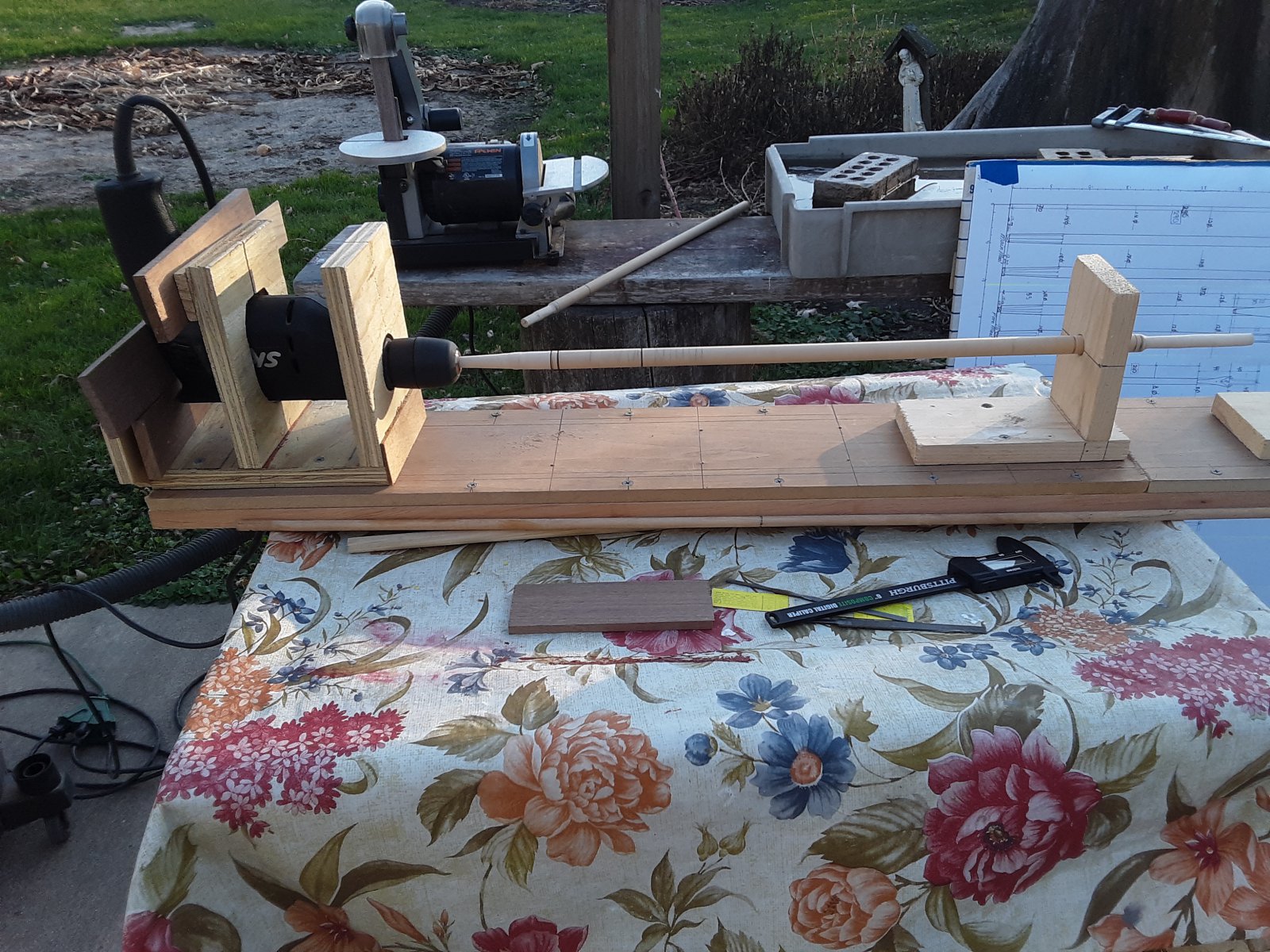 Home made lathe.jpg