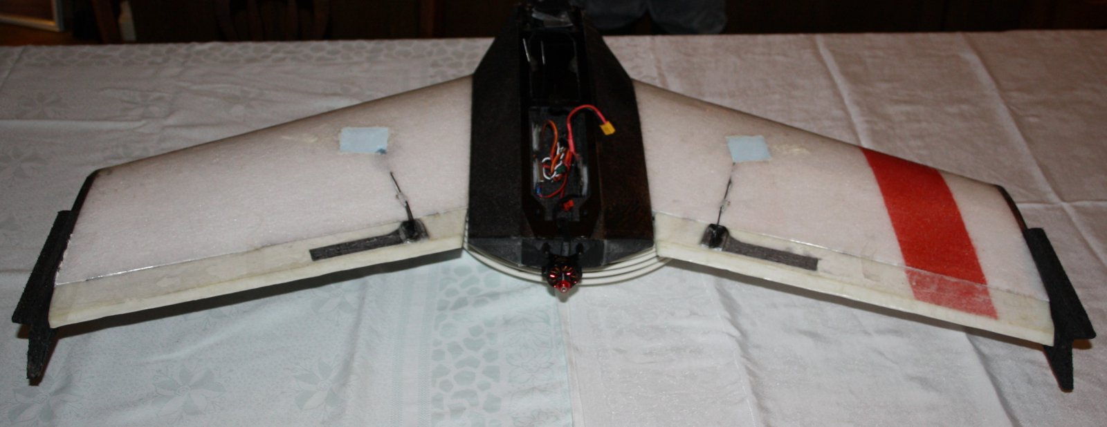 New servo position & hinges.JPG