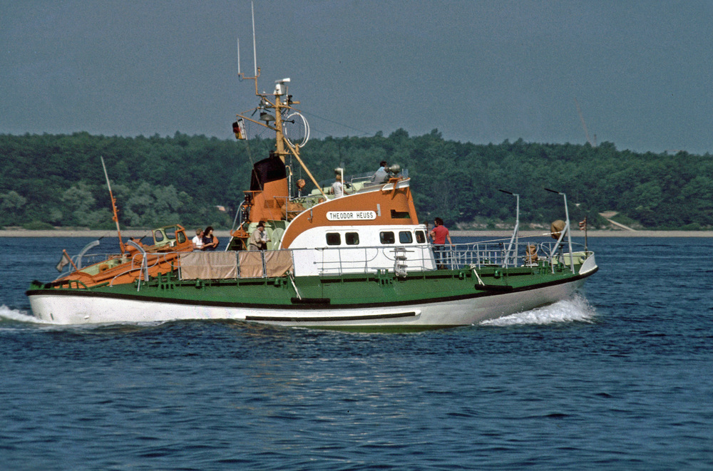 Rettungskeuzer-Laboe-1957-87-a26961384.jpg