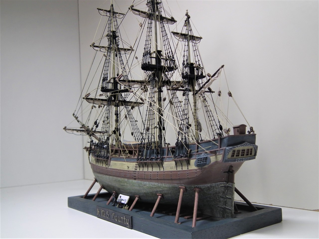 Revell Bounty 3_1280.JPG
