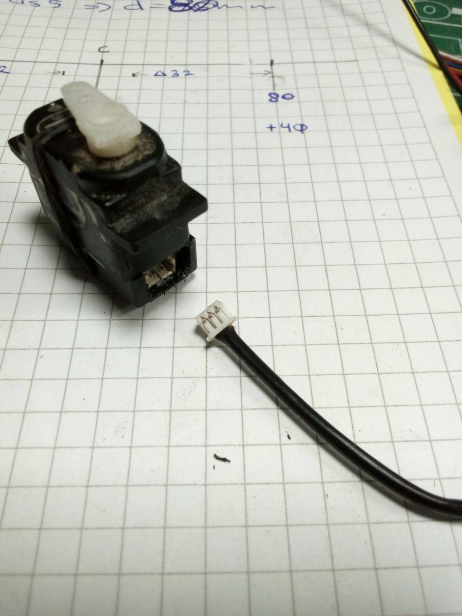 servo conn 1.jpg
