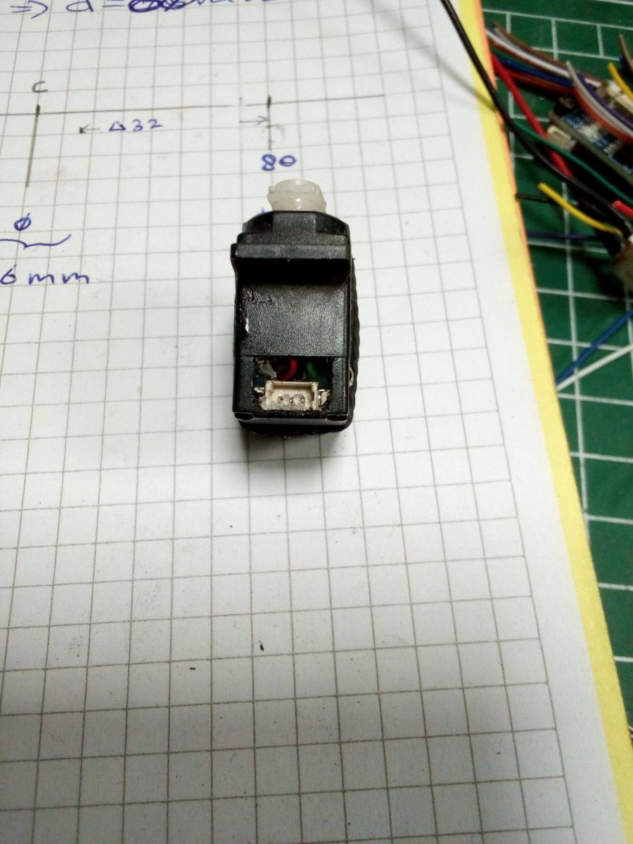 servo conn.jpg