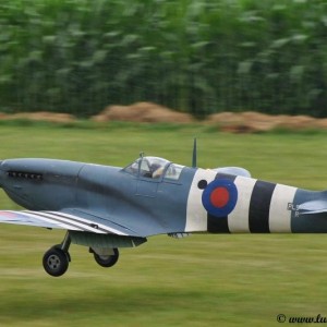 1/4 scale Mick Reeves Spitfire PR MkXI
(06/2014 - fly in MASH)