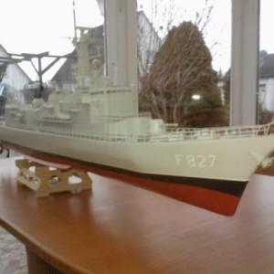 Fotos Model M-Fregat Karel Doorman
