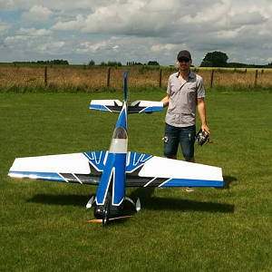 Extra 330