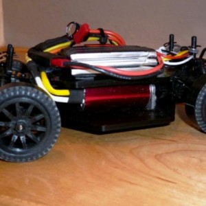 Small Car (1:24) with Big Block (1:18)