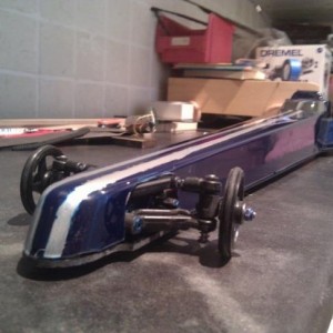 Top fuel dragster begint vorm te krijgen