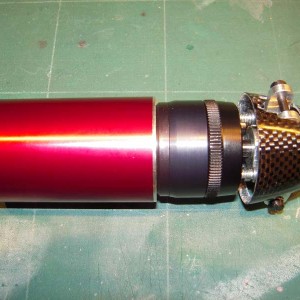 Budget drive Hotliner F5B
De HK Keda 3000 kv motor en AXI PG/33 (4:1) verenigd...
RFM spinner 38 mm
Gereed voor rustig onbelast proefdraaien en inlopen op laag tot midden toerengebied. AXI adviseerd 5 minuten inlooptijd.
Naar mijn smaak daarna vet/olie wegnemen en verversen.