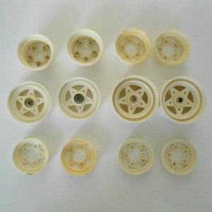 Verzameling vergeeld plastic