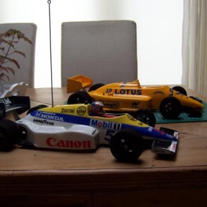 Tamiya Road Wizard Williams FW10B (zeldzaam!!!!!!!!!!!)
En de gele bijna klaar Tamiya Lotus Honda 99T(Ayrton Senna)
Ook behoorlijk Zeldzaam.Deze body was groen nu dus de goede kleur Camel geel .