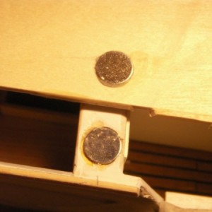 de dekken kunnen allemaal los zitten met kleine chineese magneetjes vast