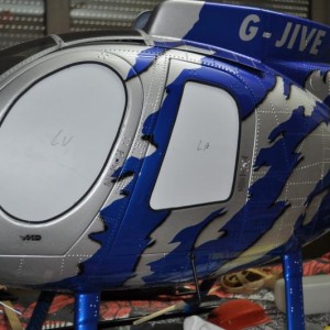 Deuren in heli gezet voor controleren vervorming evt.