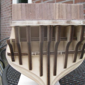 Achterkant van het schip, wat afwijkt van de beschrijving welke bij de kit zit. Was een andere constructie toegevoegd.