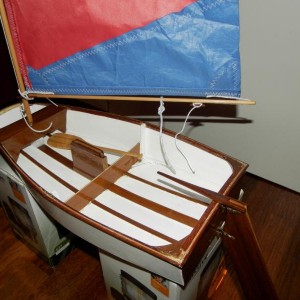 Optimist jeugdzelboot giekconstructie