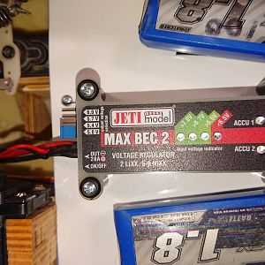 DG600-Jeti Max bec 2 stroomverzorging