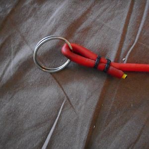 Rood Elastiek Aan Ring