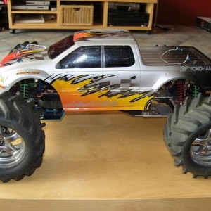 Traxxas E-maxx