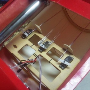 Servo ophanging