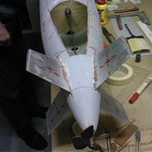 Schroefas (met een schroefje erop van mijn Flying Phantom geleend).