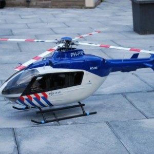 EC135 KLPD Trex 500, BeastX Microbeast 4-blade system spinblades in afbouwfase