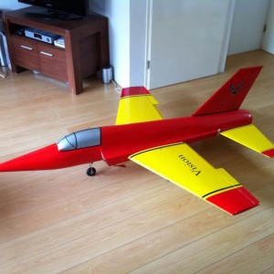Linksvoor, cockpit is al overgespoten
