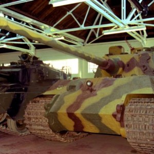 E1994 81 Sd%20Kfz%20182%20Panzerkampfwagen%20VI%20Ausf%20B Loan%20to%20RMCS%20Shrivenham 14%20October%201999 5778 B3