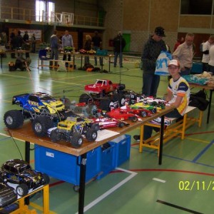 Tamiya dag Haarlem 2008  met een gedeelte van mijn speelgoed.
Mijn vrouw noemt het wel eens plagend modelbouw troep (tja)