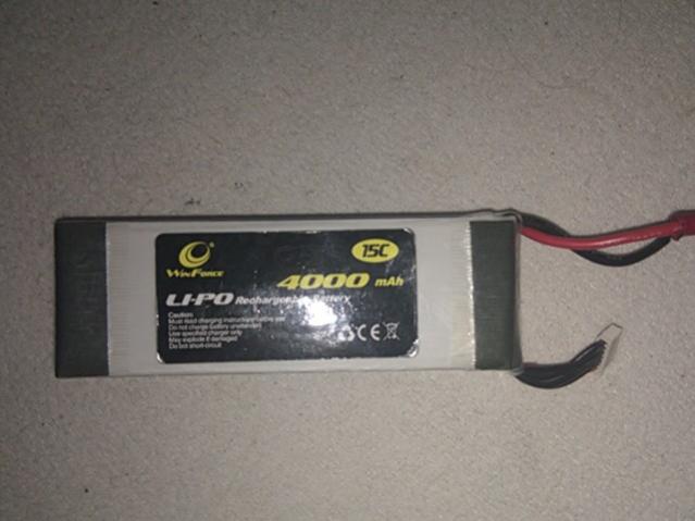 14,4volt
4000mah
4s 
15c.