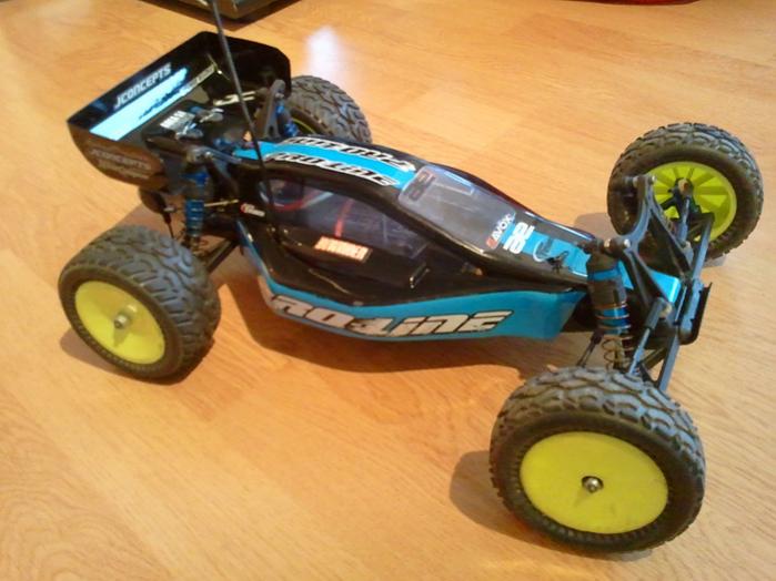 Associated b4.1 met Jconcepts High downforce spoiler