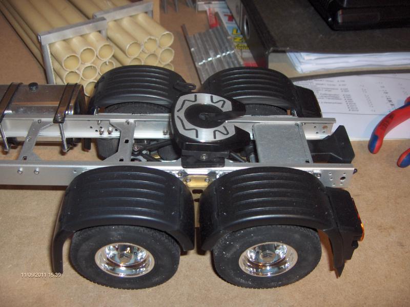 Bevestiging vangmuil veranderd zodat deze bijna gelijk komt te zitten met de chassis balken