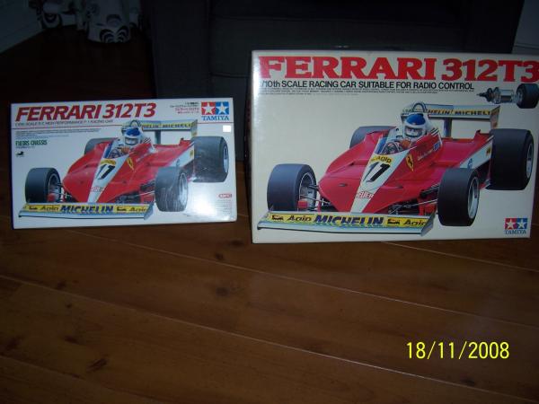 De nieuwe doos F312T3 Links en de Oude F312T3 doos rechts