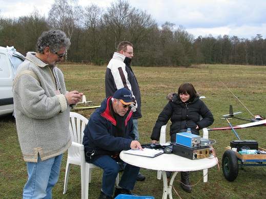 De wedstrijdtafel o.l.v. Arnout Janssen