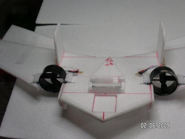 Dizzy Chick variation using Silverlit Jet Screamer parts.