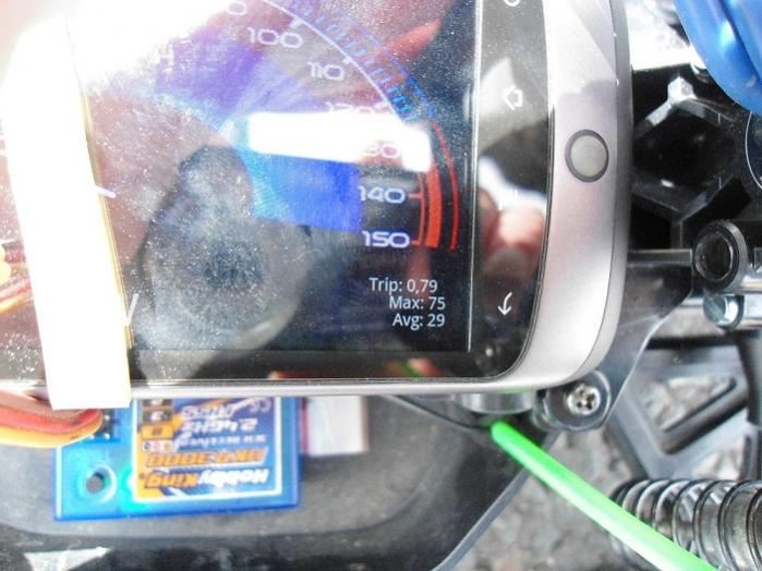 DT-02 75 km/h gemeten met een mobieltje op gps tijdens een heel kort ritje op en neer op een stukje van circa 100 meter