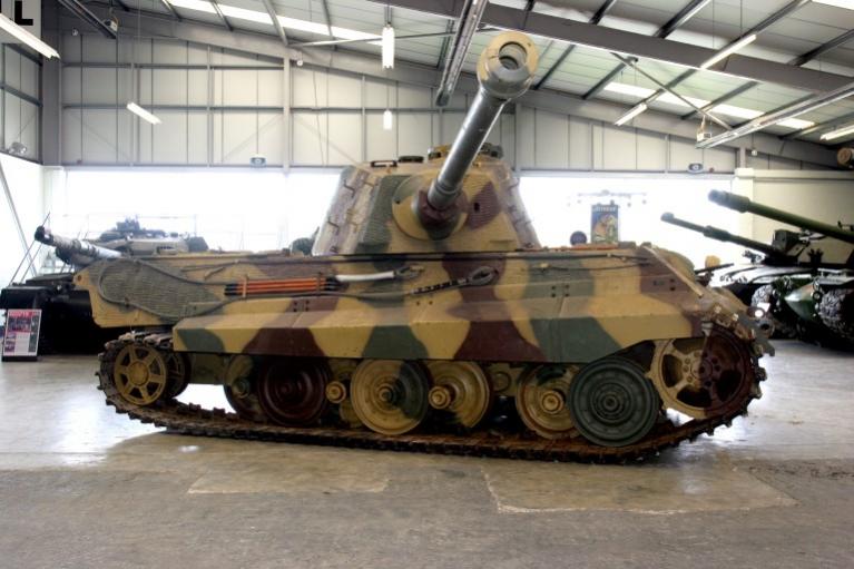 E1994 81 Sd%20Kfz%20182%20Pz%20Kpfw%20VI%20ausf%20B%20Tiger%20II Tank%20Museum May%202006 6988 106
