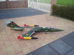 f104