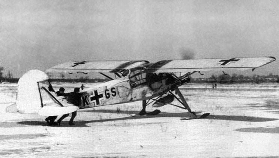 Fieseler_Storch__220