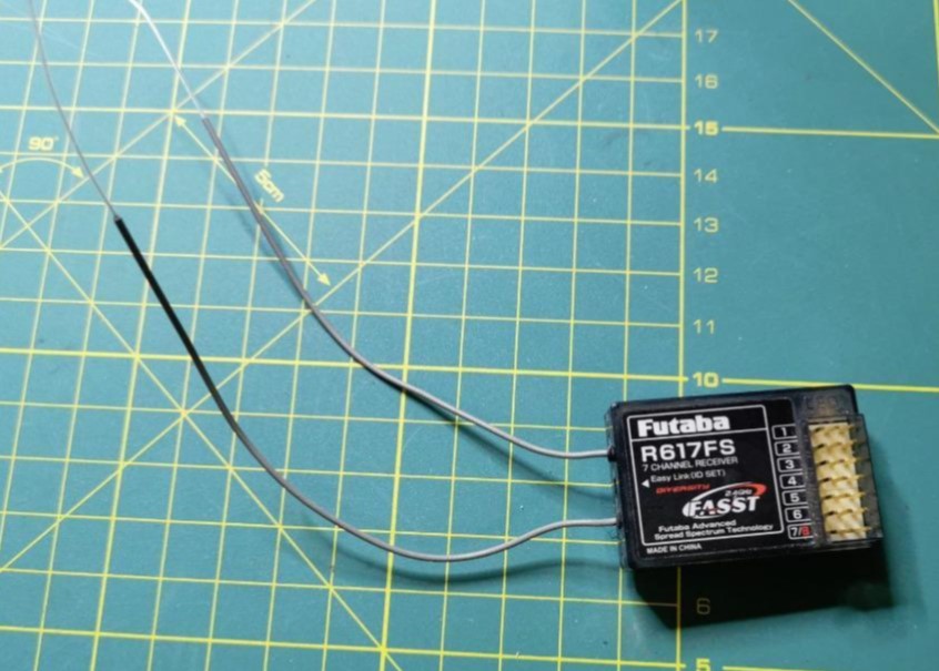 Futaba R617FS