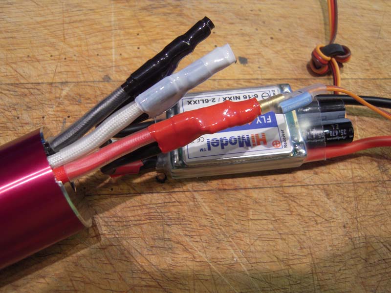 Gesoldeerd en voorzien van SM-Modelbau toerentalsensor, alles weer netjes verpakt in kriphoes.