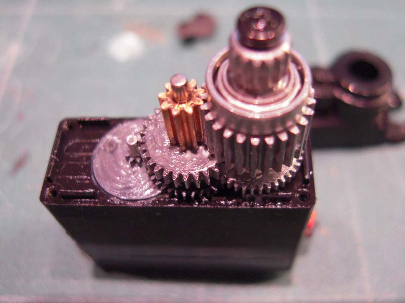 Graupner DES 428BB gearbox... niks mis mee...