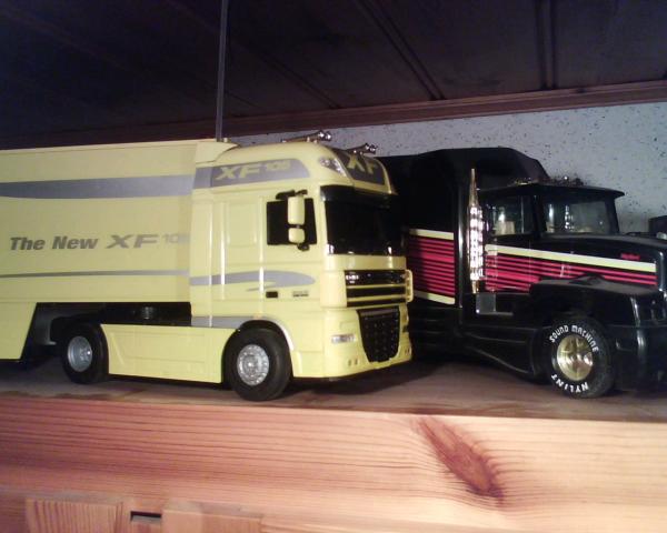 img071
DAF XF105 SSC promotie truck