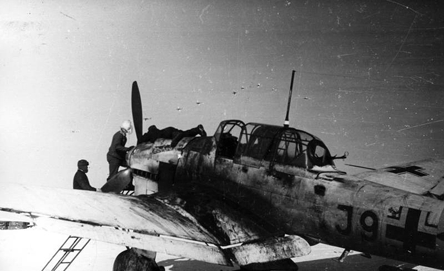 Ju-87-B2__11