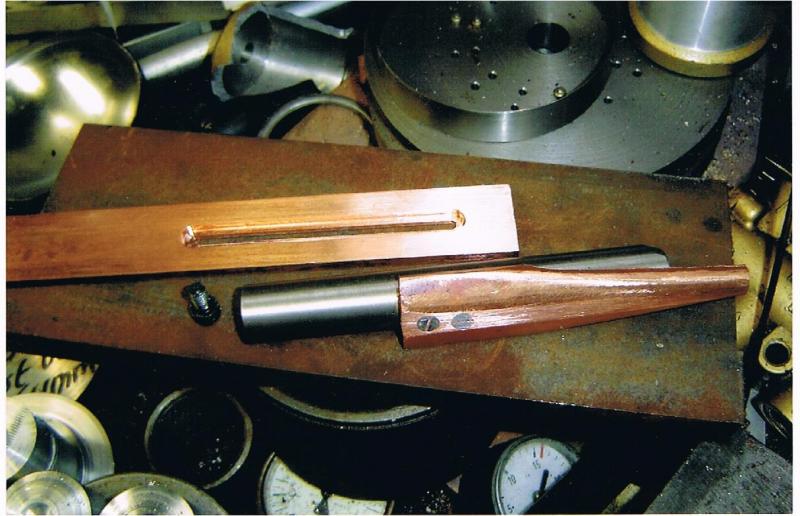 Lashulpstuk voor het tig lassen van de 0,4mm.r.v.s.plaat. Uitlaatconus voor KJ-66 turbine.