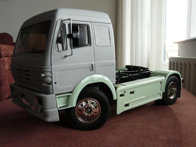 Mercedes Benz 1838LS linker zijaanzicht