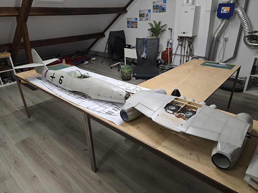 Messerschmitt_ME-262__18